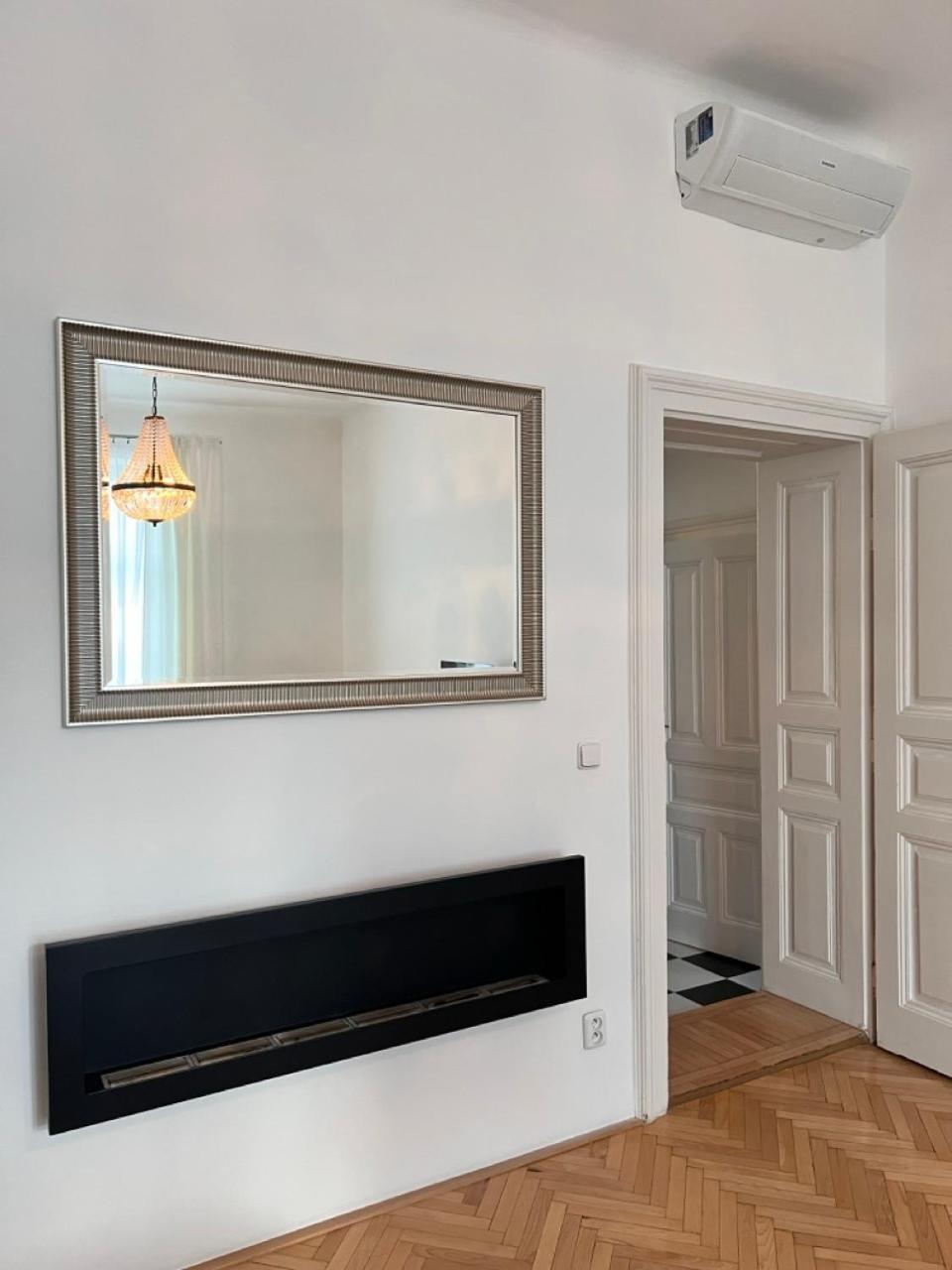Stylish Flat In City Centre Bratislava Eksteriør bilde